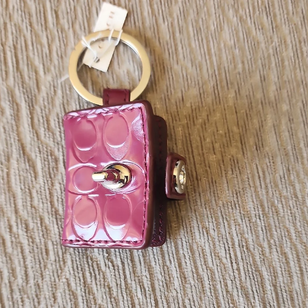 Coach Glossy Patent Cardholder Keyring - Raspberry Vintage 2000's New With Tag - Picture 4 of 8